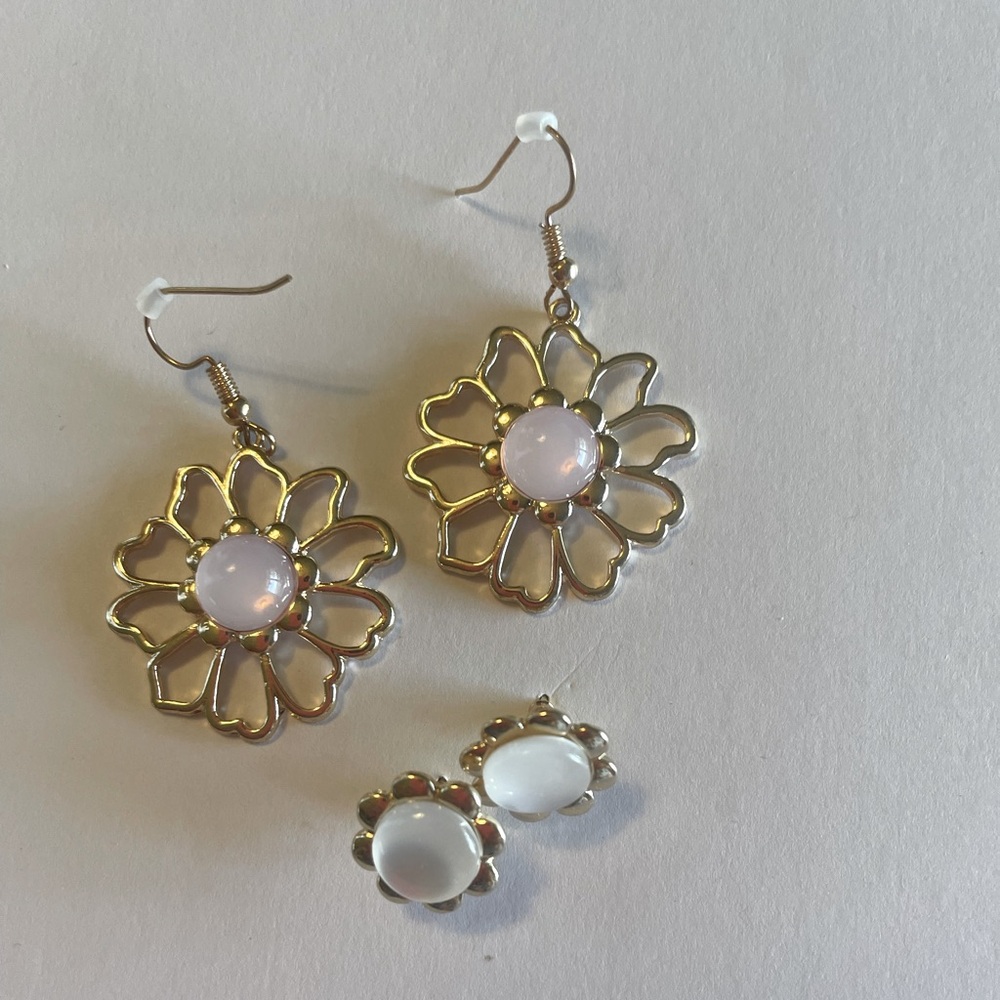 2 pairs of Hildie & Jo pierced earrings NWOT